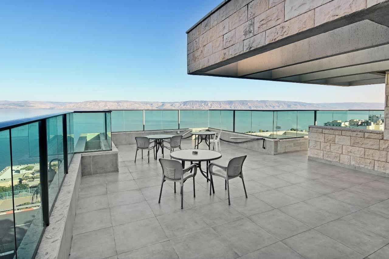 Nofim Suites Tiberias Exteriör bild