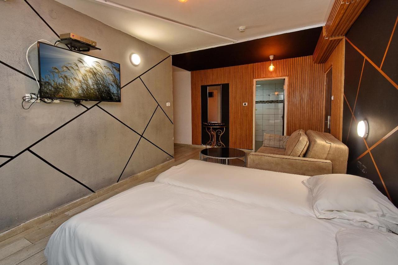 Nofim Suites Tiberias Exteriör bild
