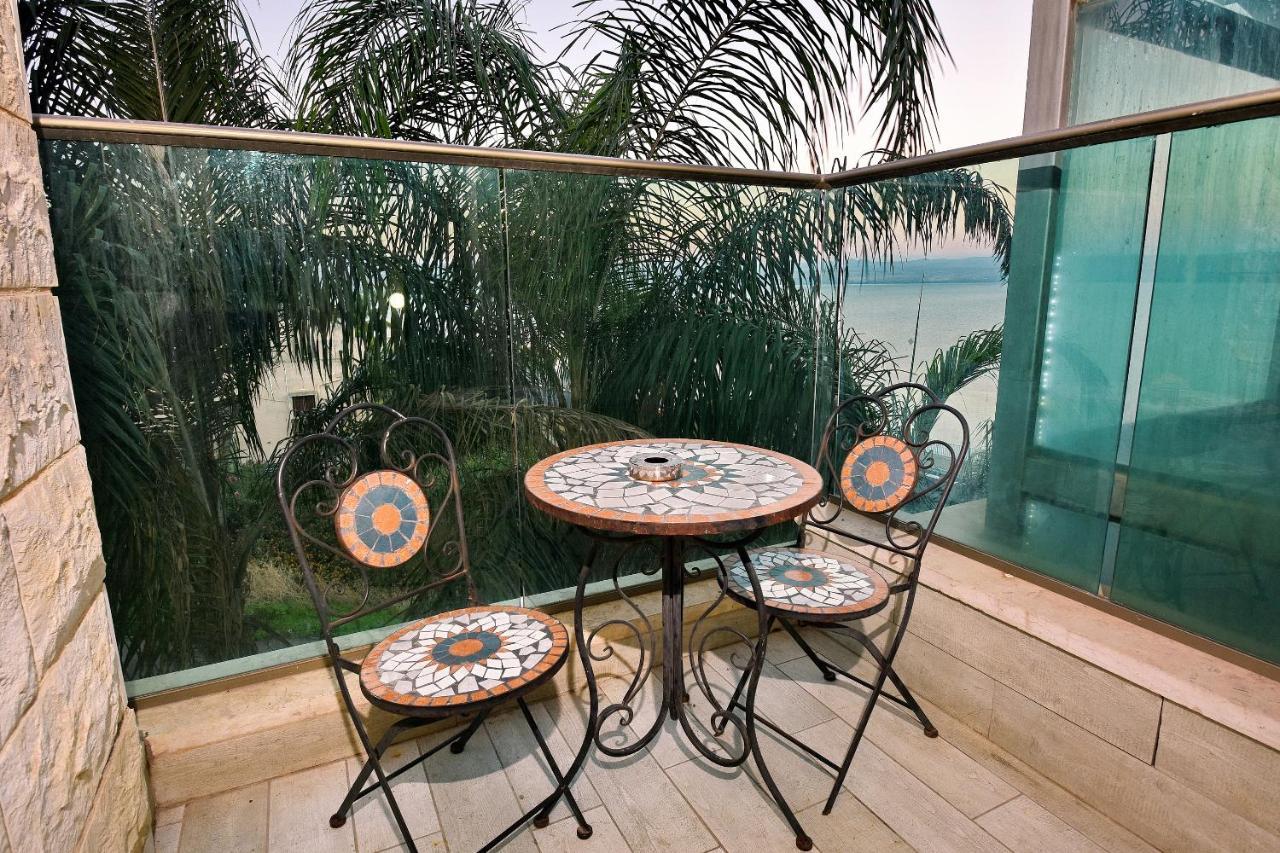 Nofim Suites Tiberias Exteriör bild