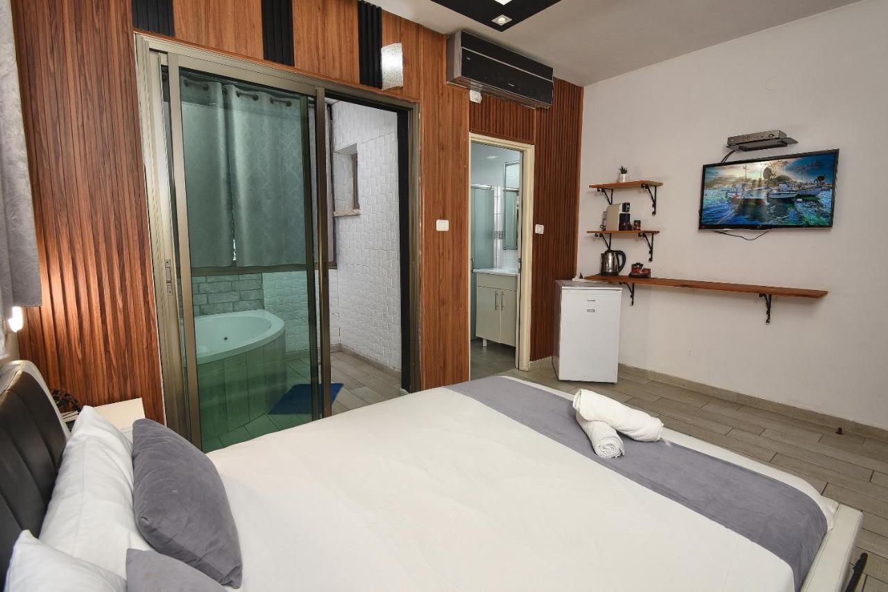 Nofim Suites Tiberias Exteriör bild