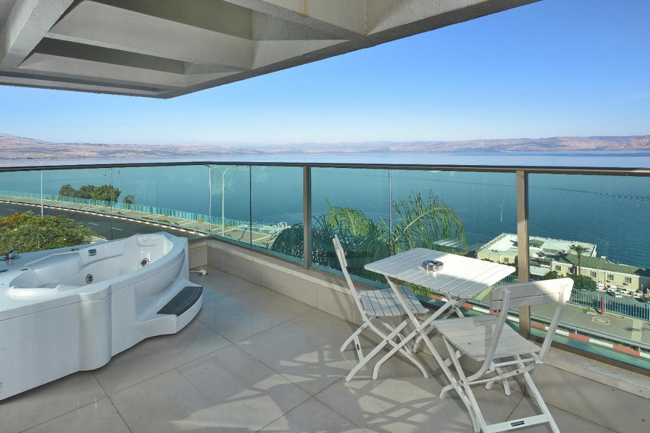 Nofim Suites Tiberias Exteriör bild