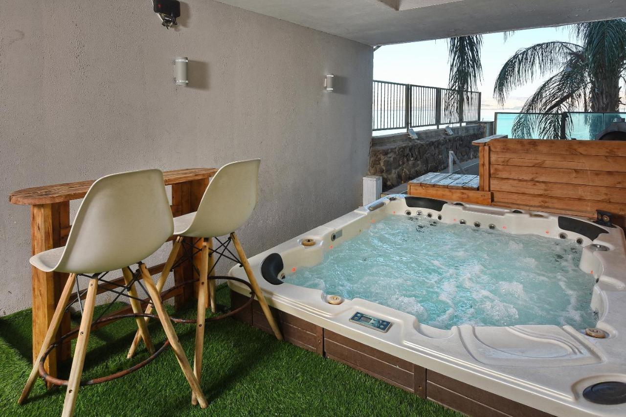 Nofim Suites Tiberias Exteriör bild