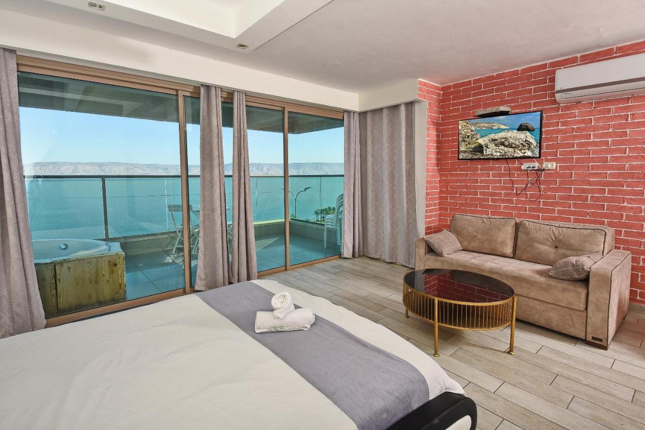 Nofim Suites Tiberias Exteriör bild