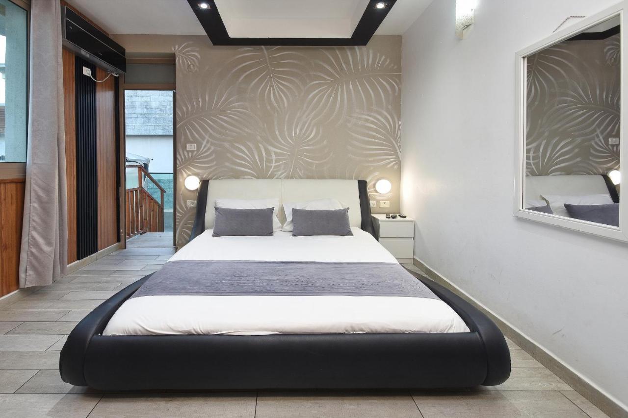 Nofim Suites Tiberias Exteriör bild