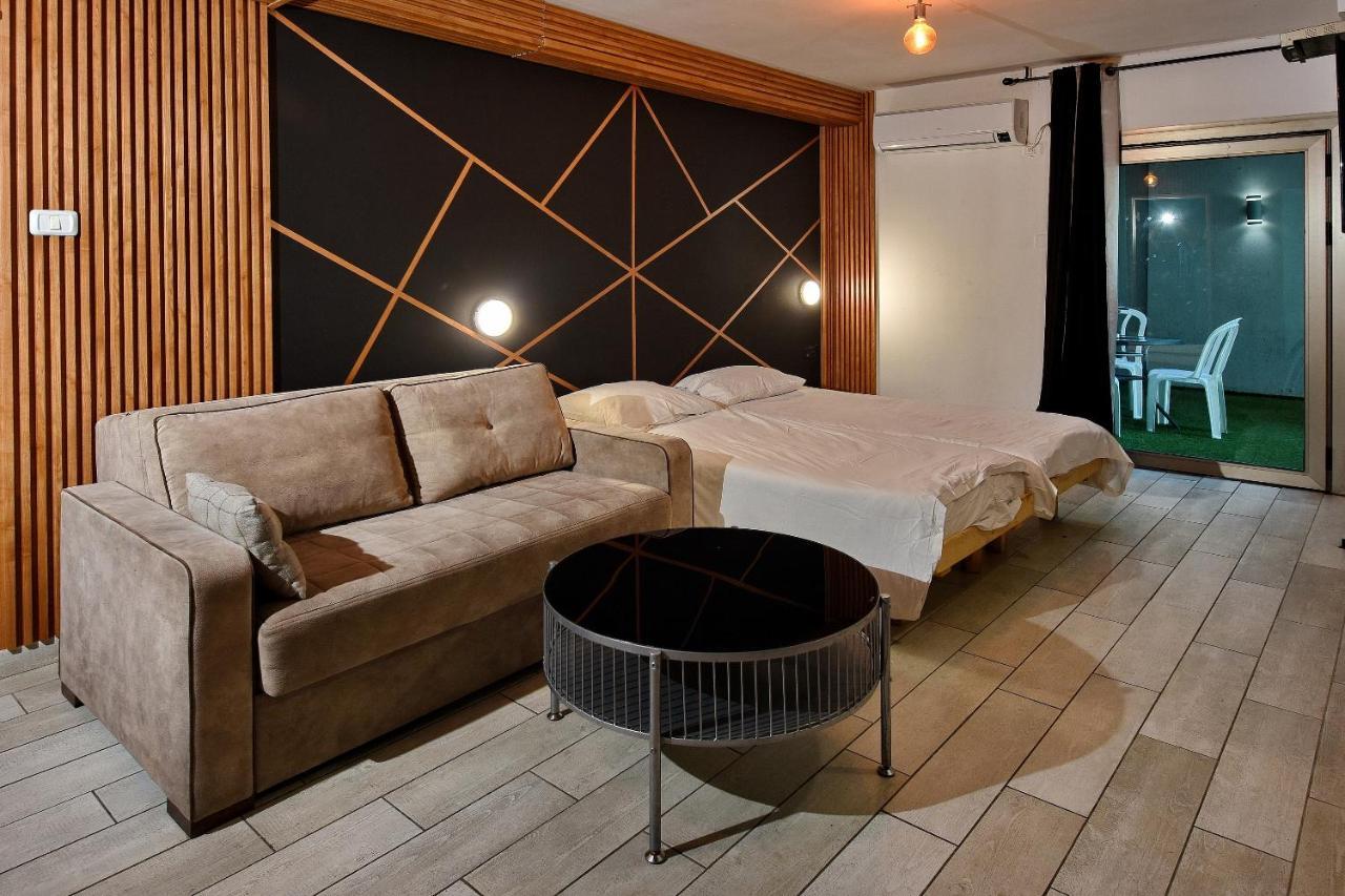 Nofim Suites Tiberias Exteriör bild