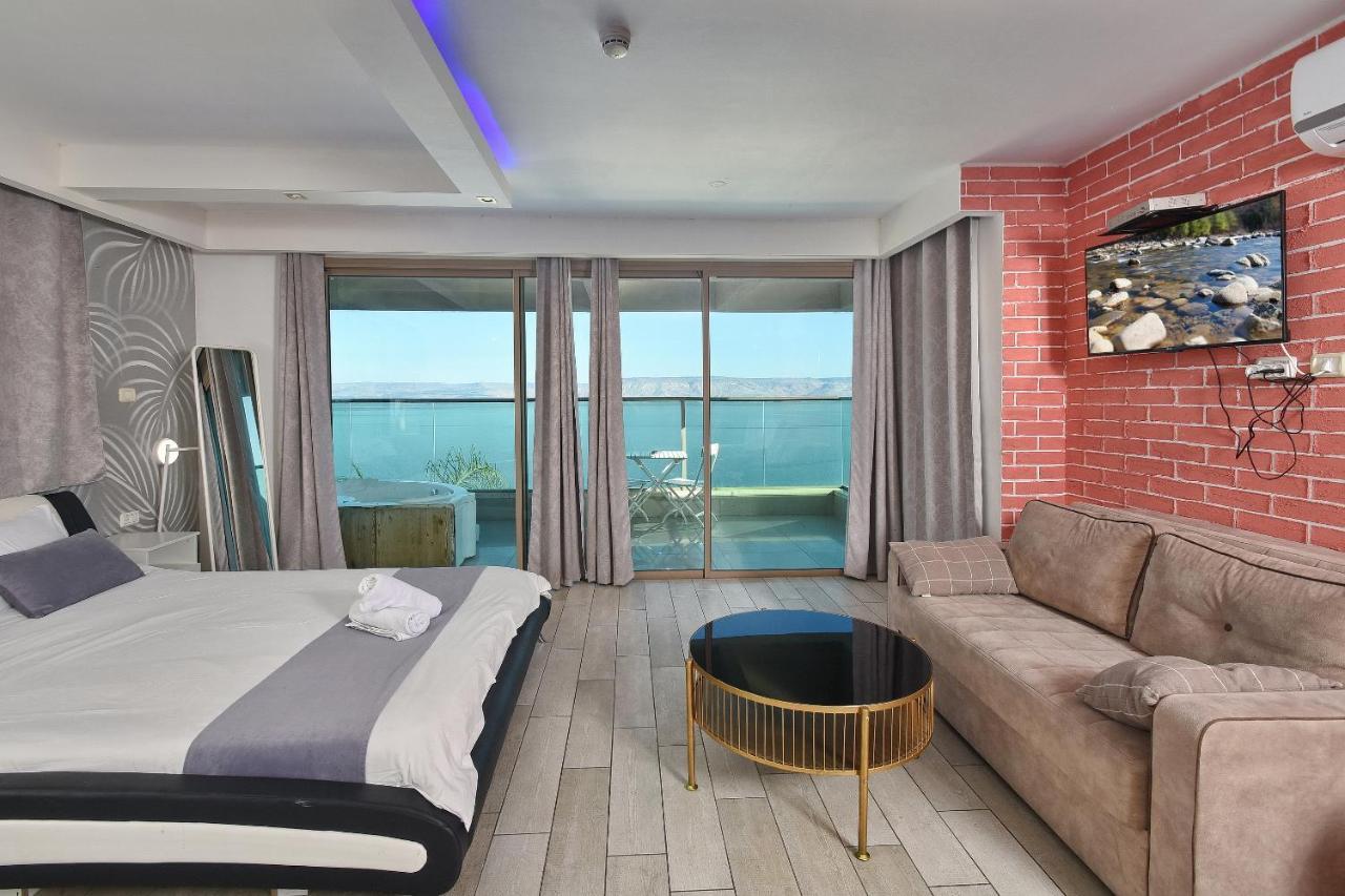 Nofim Suites Tiberias Exteriör bild